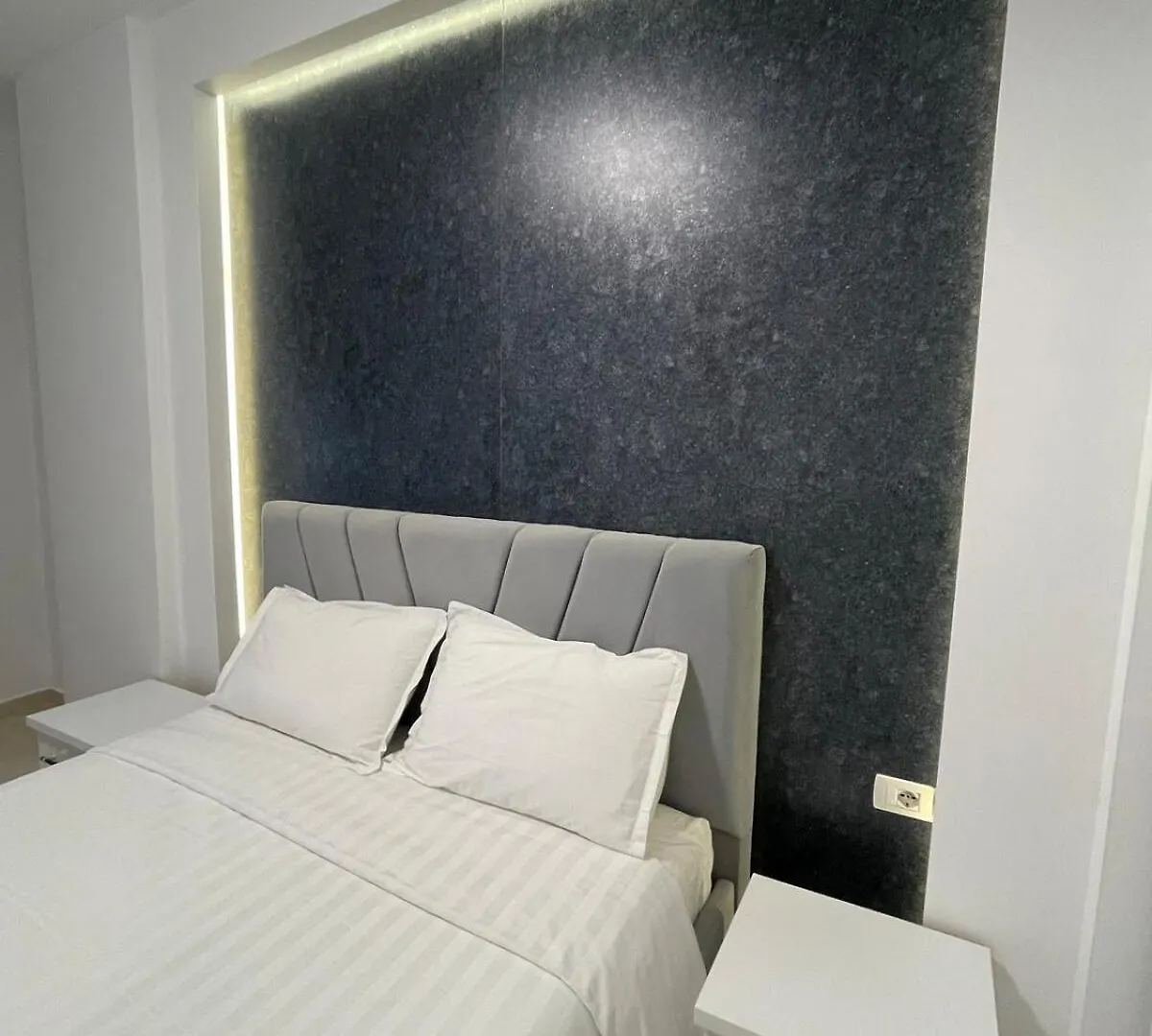 Grey Opal Apartment Tirana 0*,